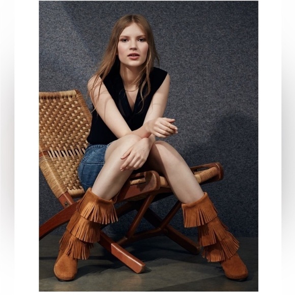 Minnetonka Boho Festival Leather Suede 3 Layer Fringe Moccasin Boots - Picture 2 of 9